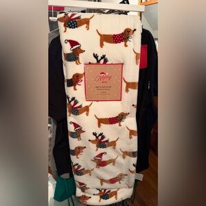 New Dachshund Doxie Dog Christmas Holiday Throw Blanket